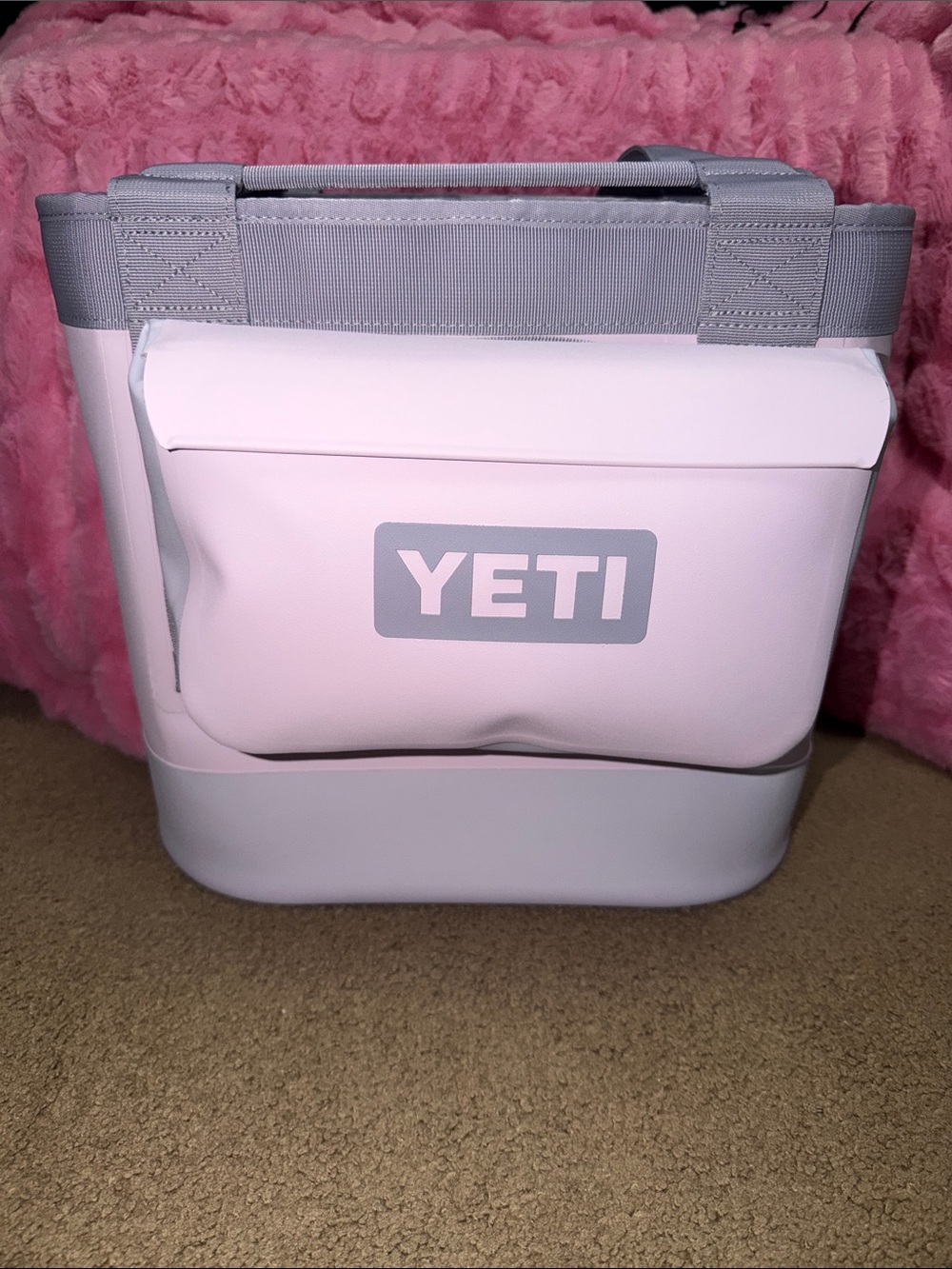 YETI Camino 20 Tote with matching detachable 3L SidekickTote